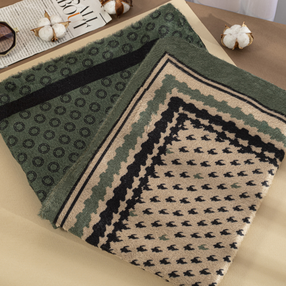 شال مخمل طرحبندی بسته10طرحی کد sc8 (عمده)
