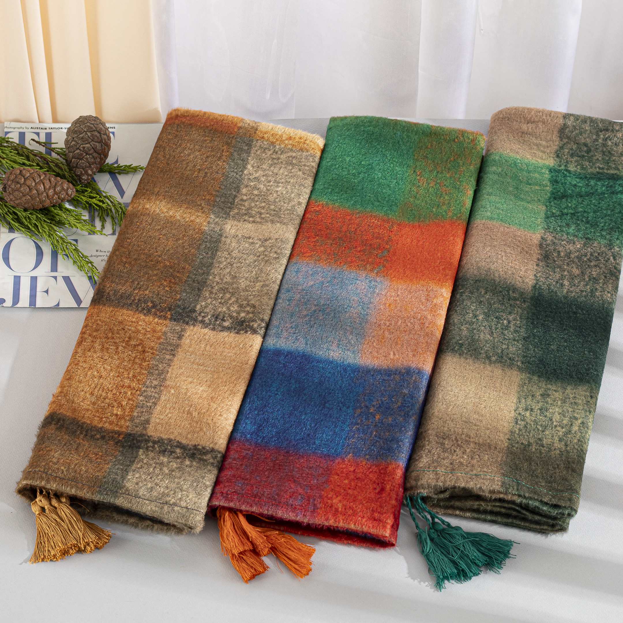 شال مخمل طرح بیگ اسکارف بسته8طرحی کد sc56 (عمده)
