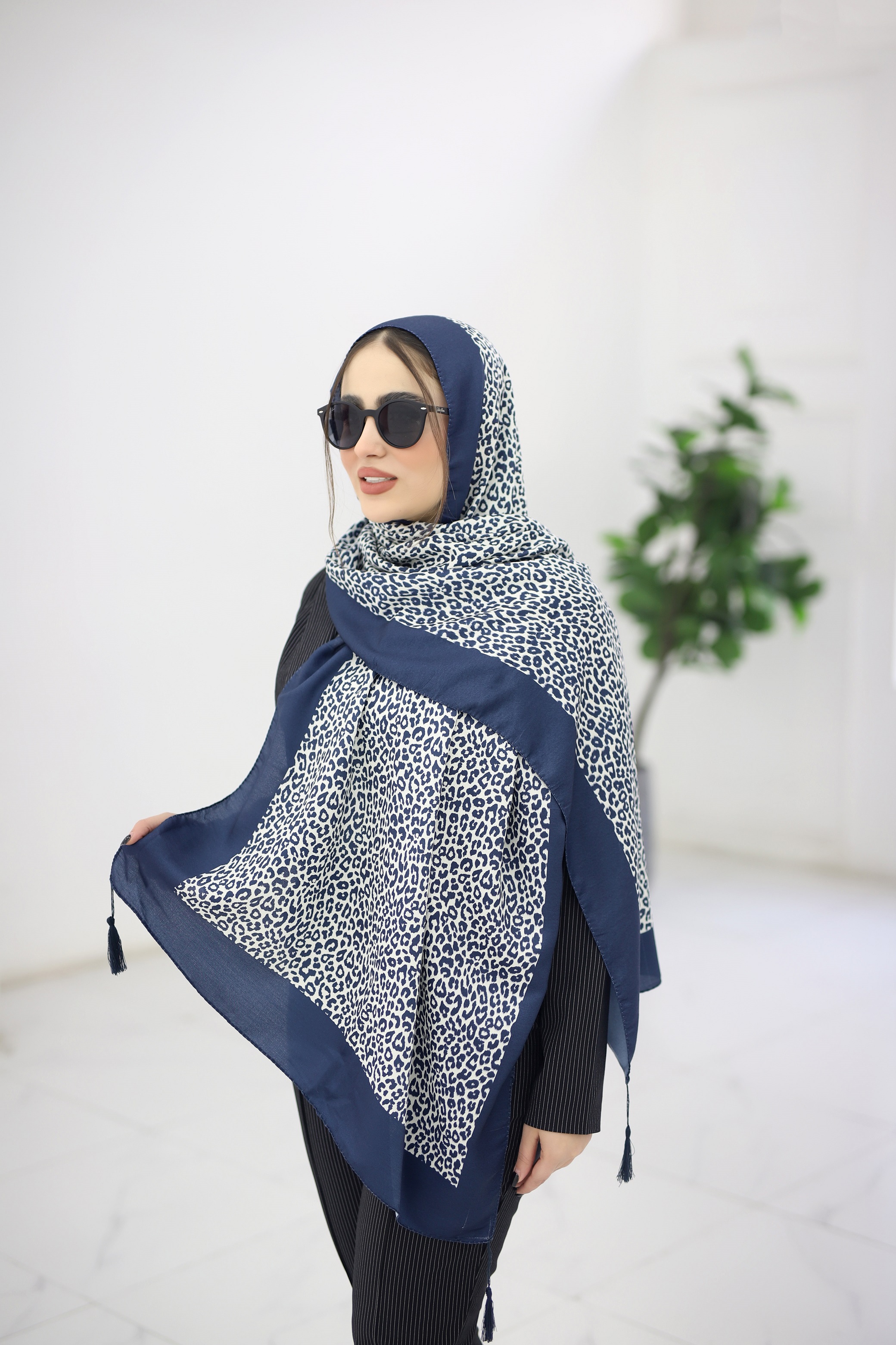شال چاپی پک سورمه ای بسته10طرحی کد sh45 (عمده)
