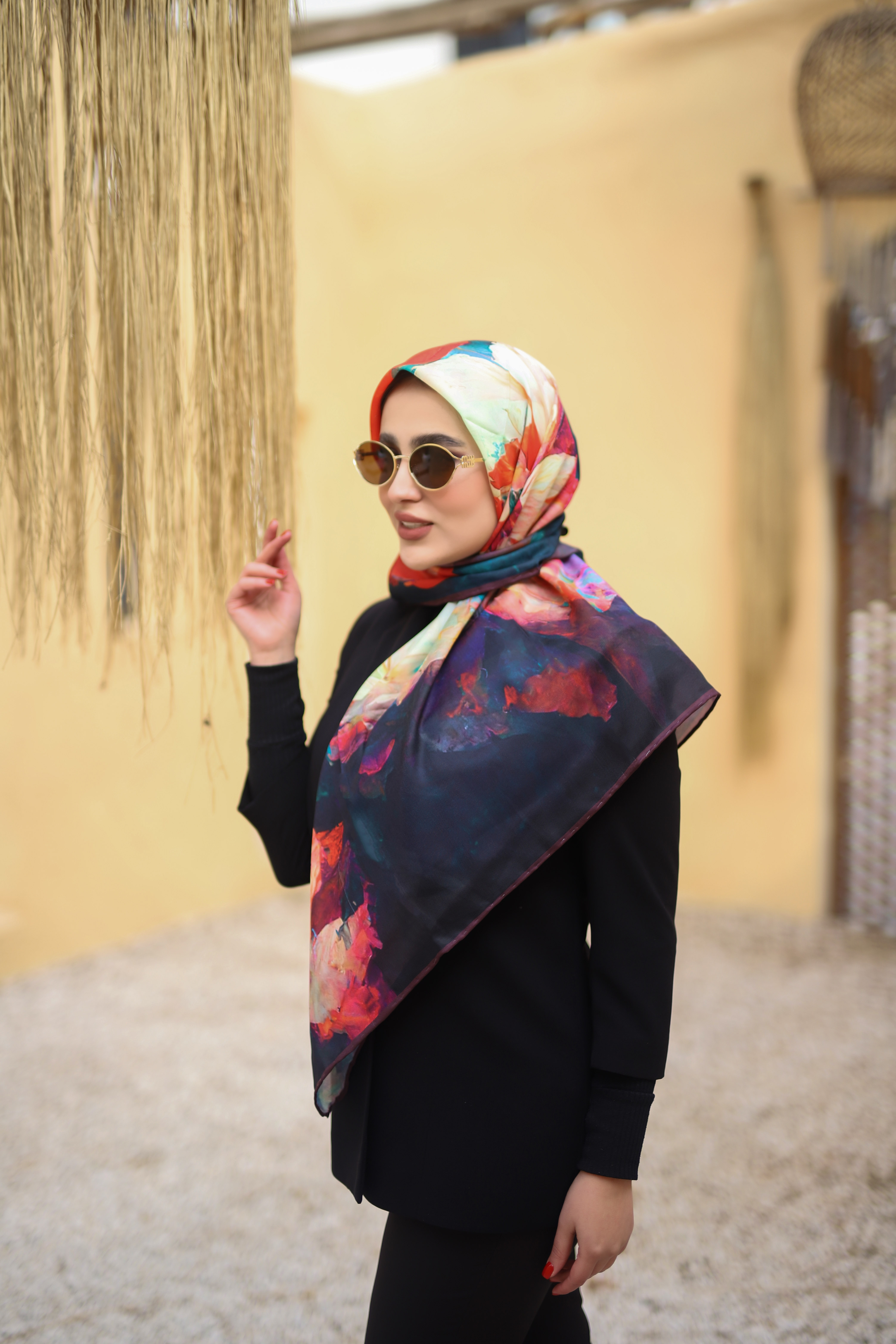 روسری حریر ابرنگی دستدوز بسته8طرحی کد r72 (عمده)
