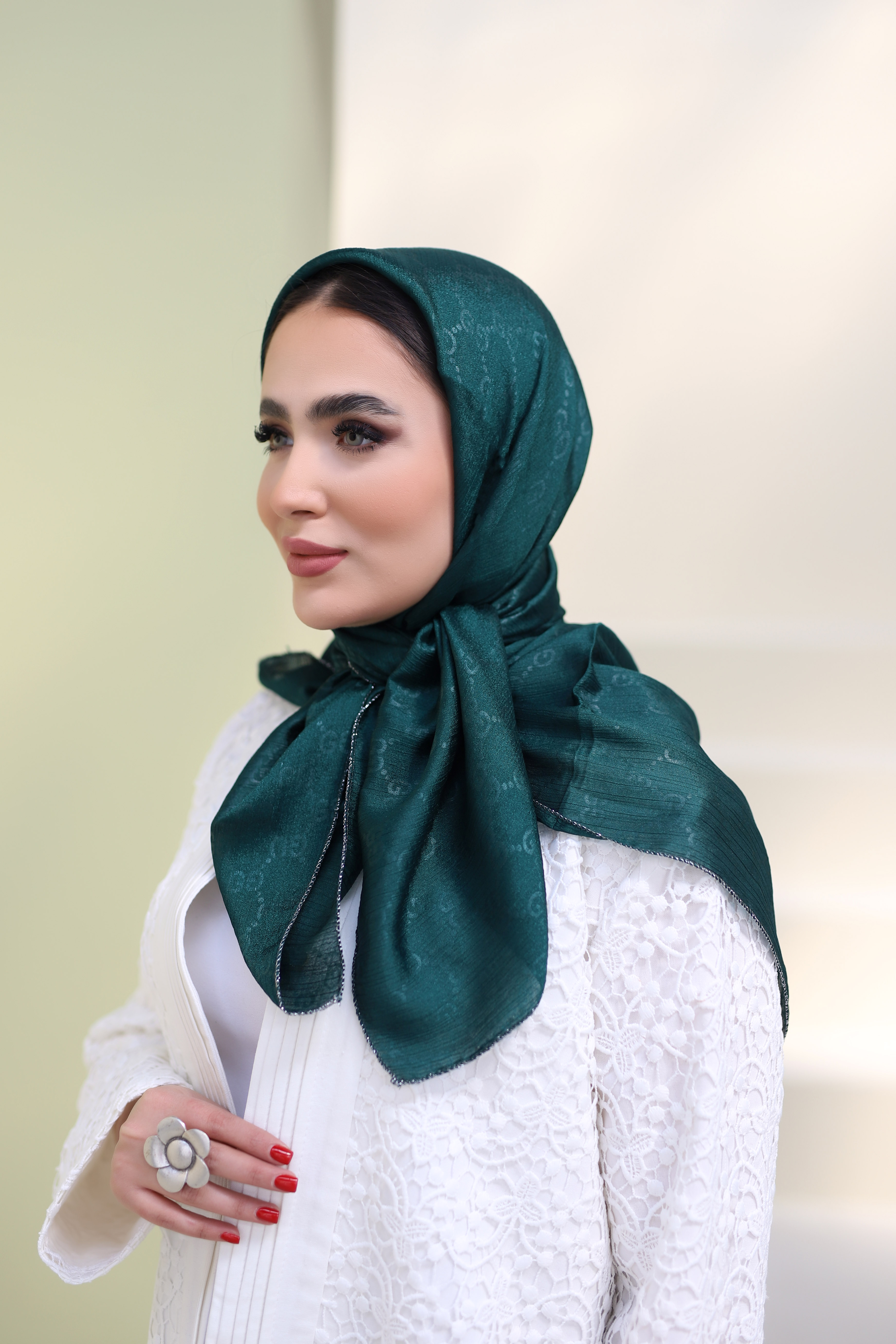 روسری کریستال داغی گوچی بسته12رنگی کد rm16 (عمده)
