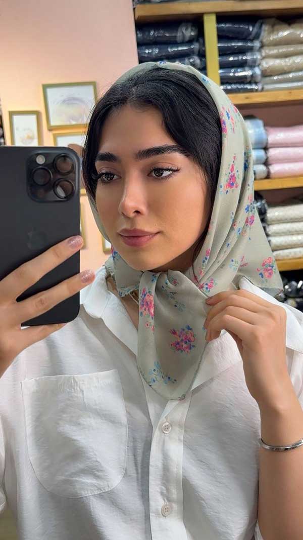 مینی اسکارف گل بسته8رنگی کدmt35 (عمده)
