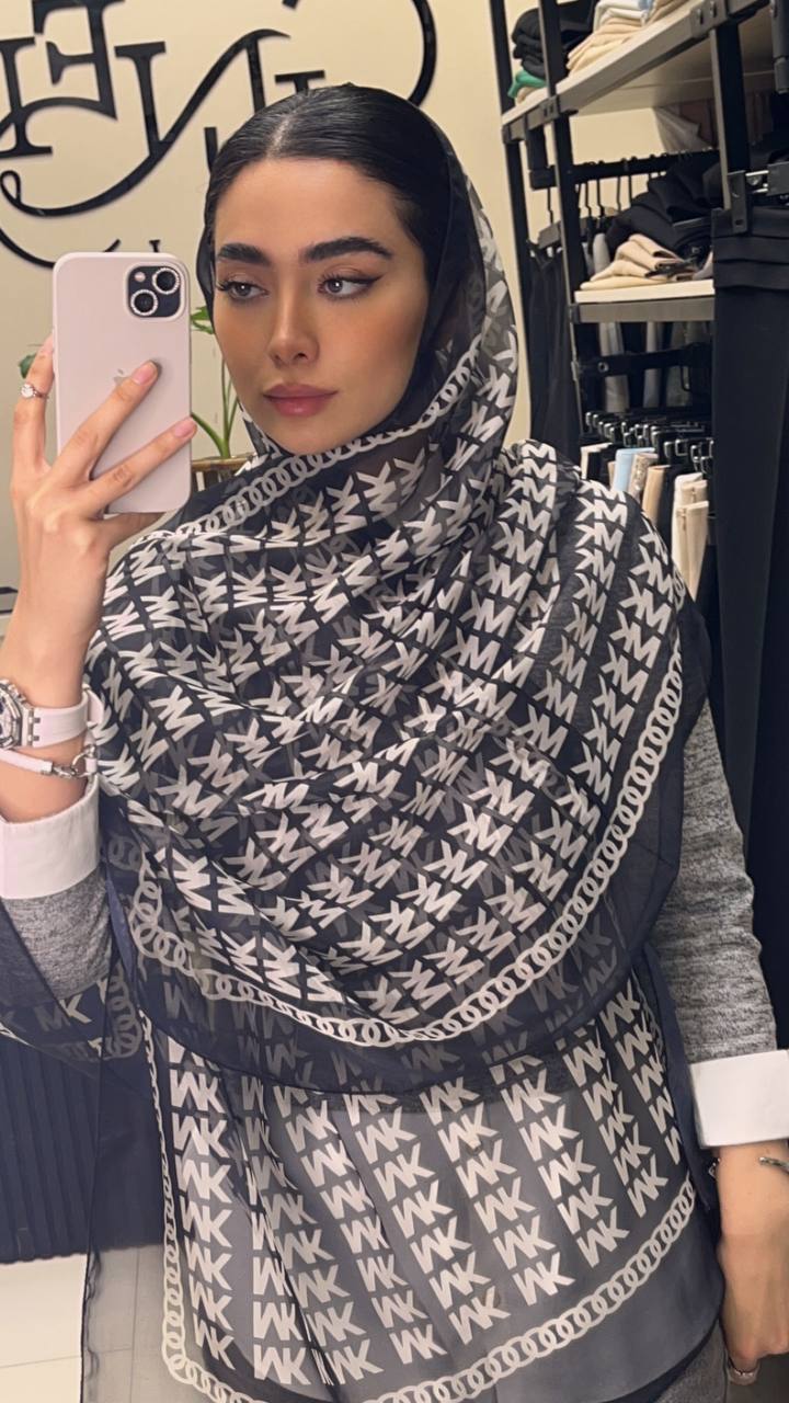 شال حریر mk بسته8رنگی کد sh55 (عمده)
