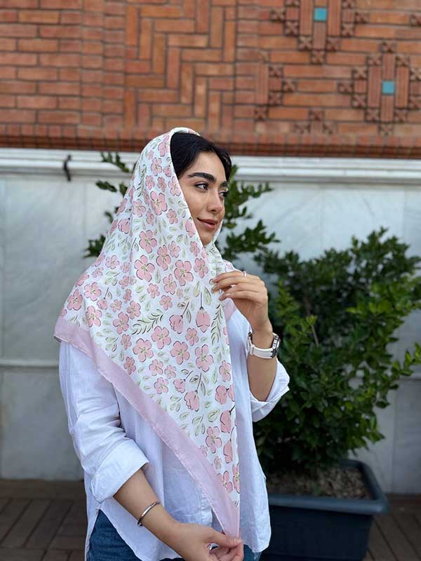 روسری نخی ابرنگی پک صورتی بسته8طرحی کد r98 (عمده)
