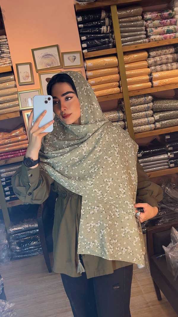 شال پلیسه گل بسته10رنگی کد sp72 (عمده)
