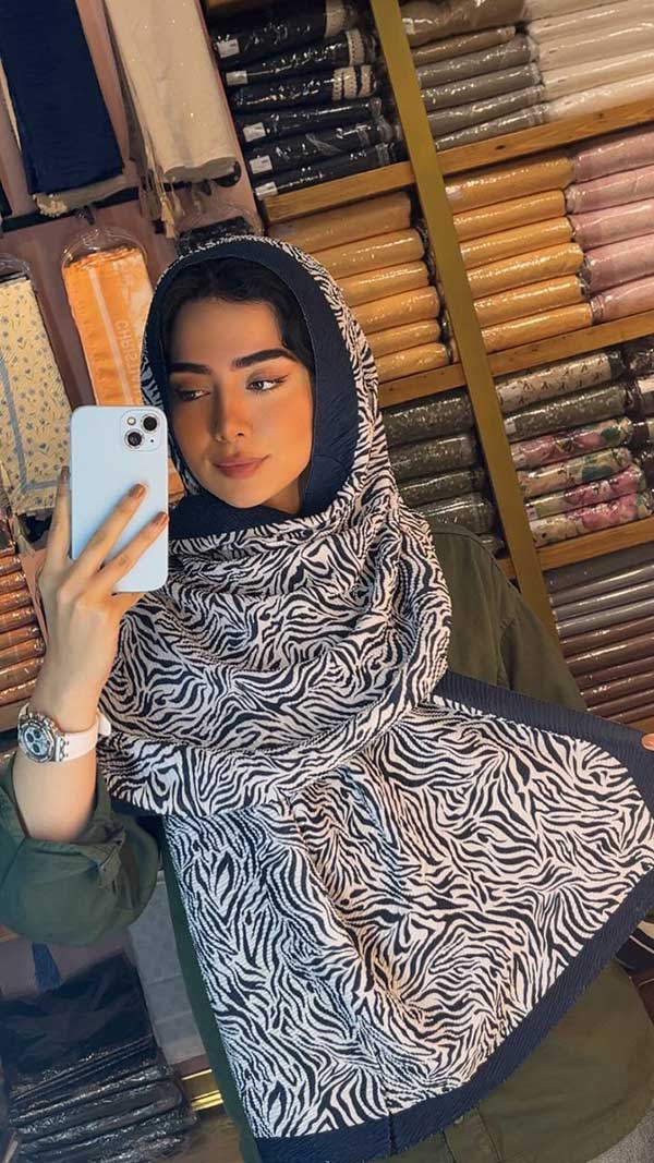 شال پلیسه پک سورمه ای بسته10طرحی کد sp74 (عمده)
