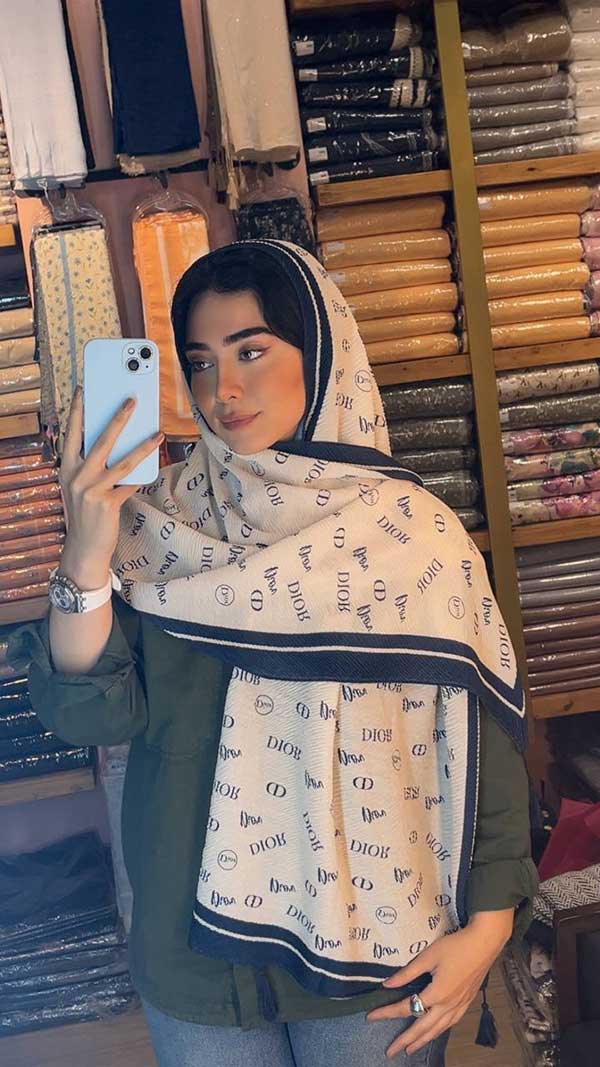 شال پلیسه پک سورمه ای بسته10طرحی کد sp74 (عمده)
