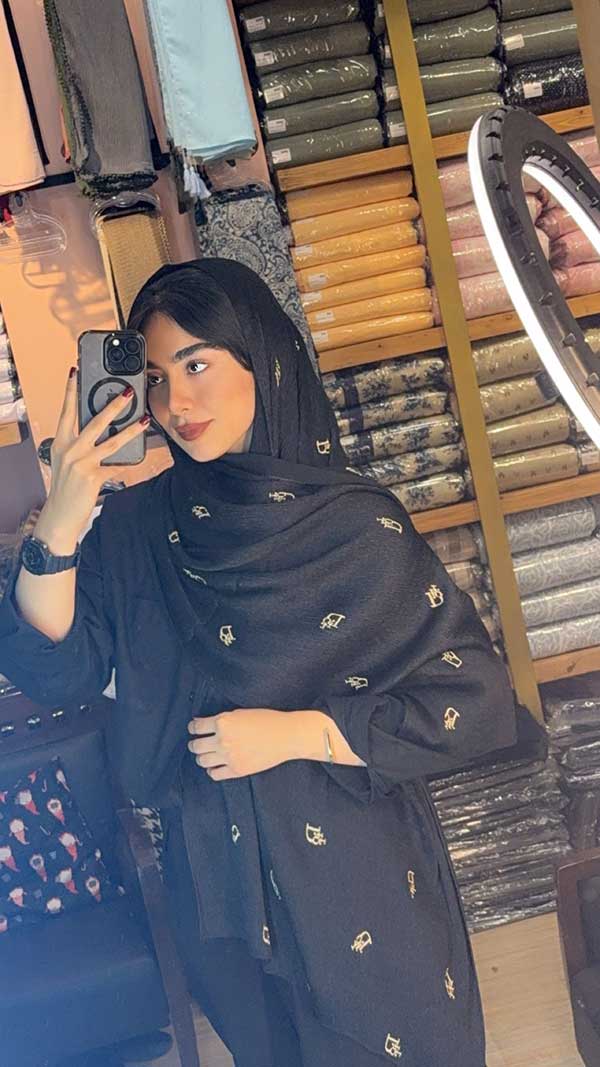 شال پلیسه گلدوزی
