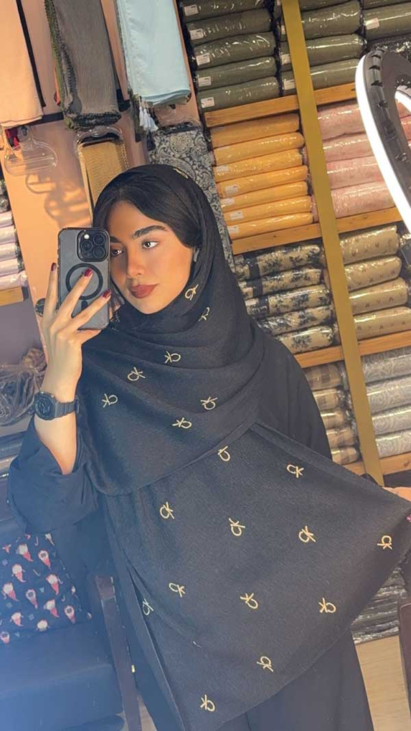 شال پلیسه گلدوزی
