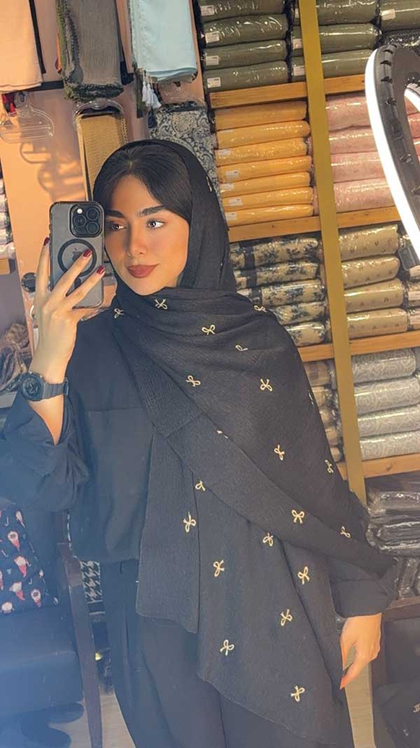 شال پلیسه گلدوزی
