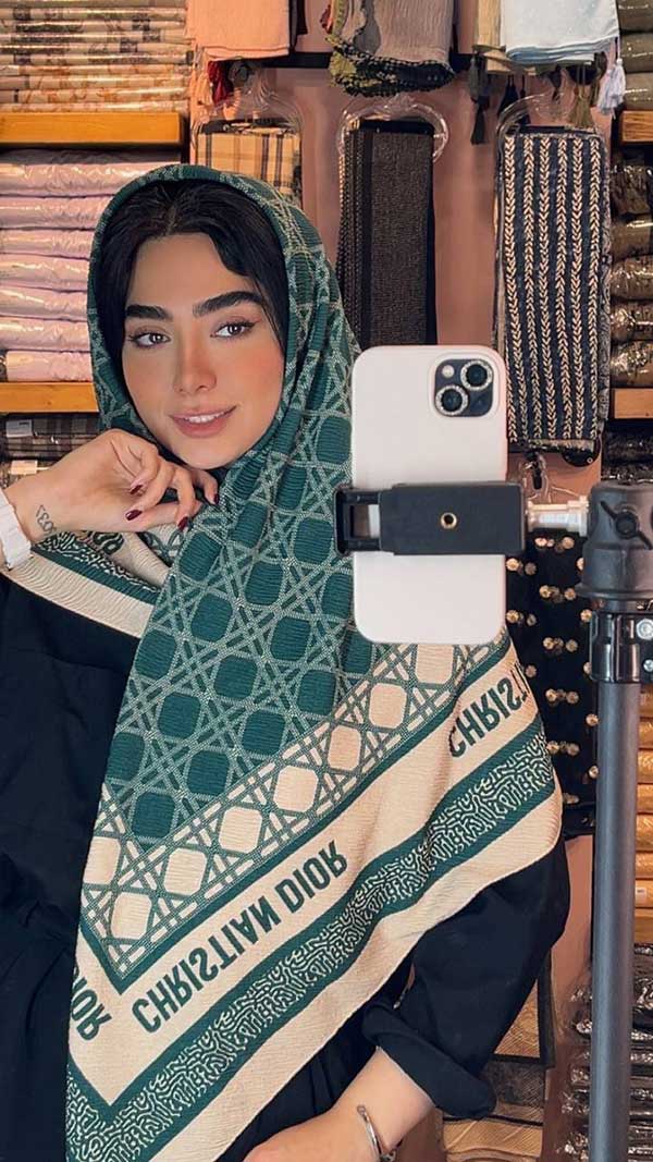روسری پلیسه بسته6رنگی کد r132 (عمده)
