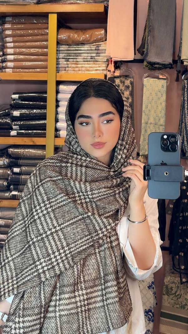 شال جیر پک قهوه ای طرح بیگ اسکارف
