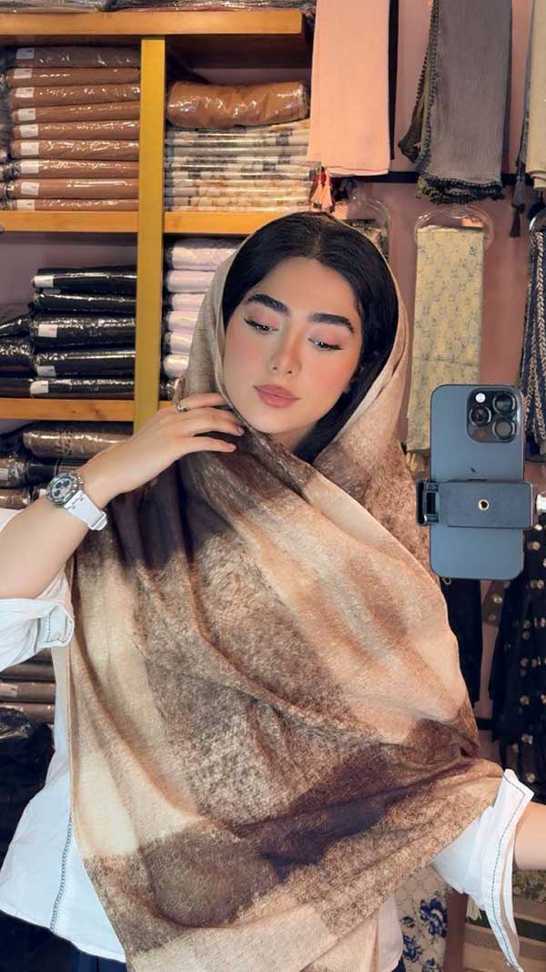 شال جیر پک قهوه ای طرح بیگ اسکارف
