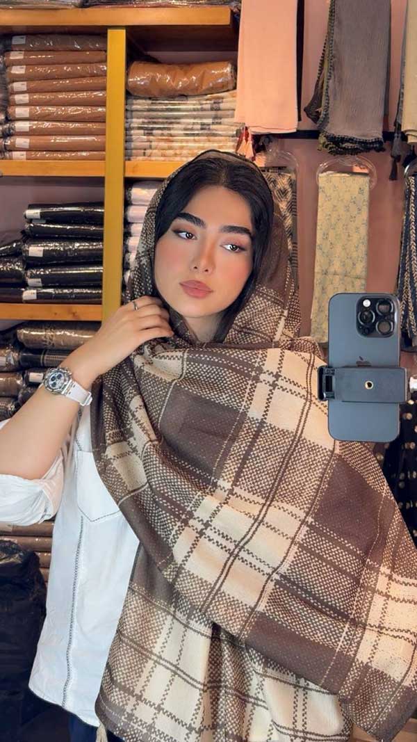 شال جیر پک قهوه ای طرح بیگ اسکارف
