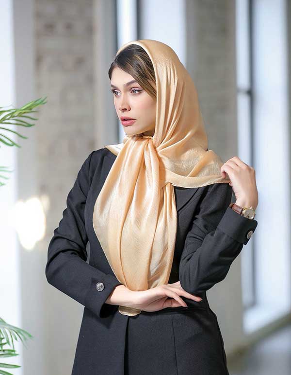 خرید روسری حریر ابریشم | فروش عمده روسری با بهترین کیفیت و قیمت همکاری
